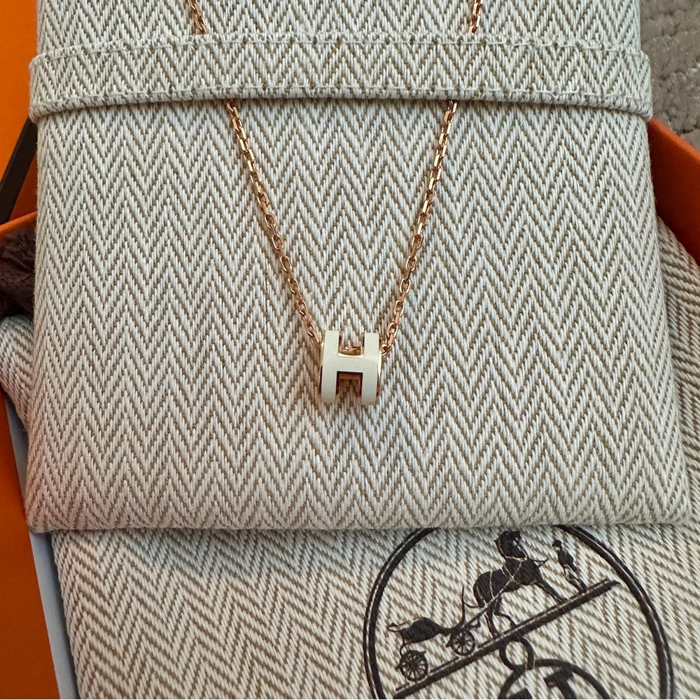 Hermes Mini Pop H Pendant in White/Rosegold